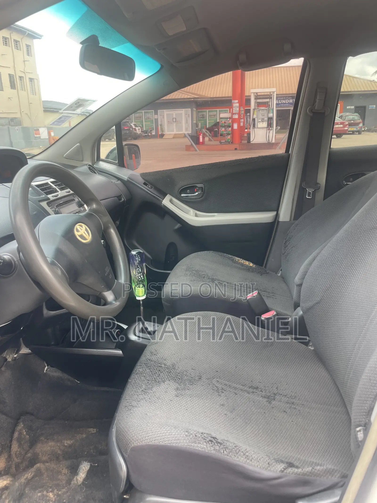 Toyota Vitz 2009 White