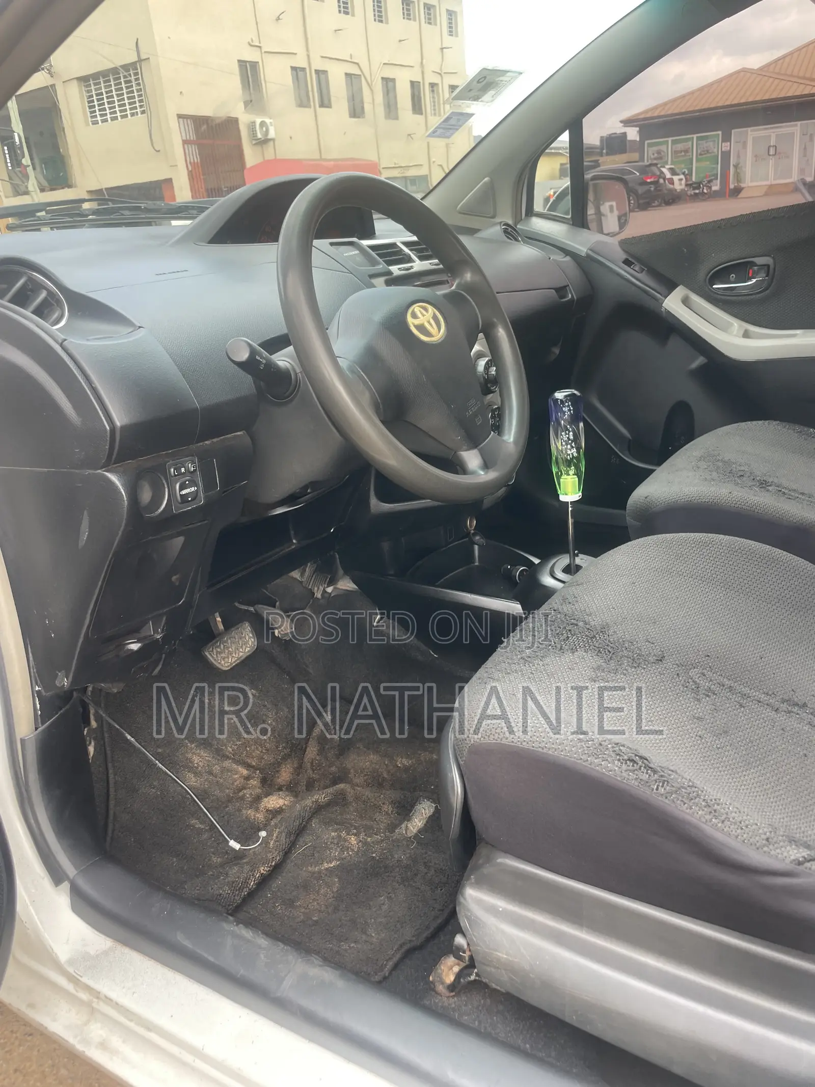Toyota Vitz 2009 White