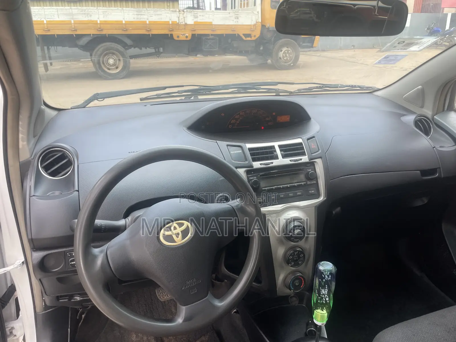 Toyota Vitz 2009 White