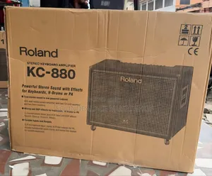 Roland KC-880 Stereo Keyboard Combo Amplifier {320-Watt Combo Amp}