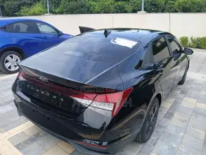 Hyundai Elantra Limited 2021 Black
