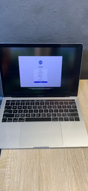 Laptop Apple MacBook Pro 2018 8GB Intel Core i5 SSD 512GB