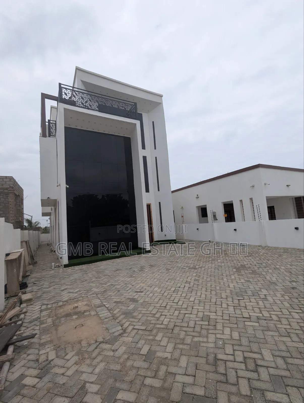 5bdrm House in East Legon Hills, Nmai-Dzorn for sale