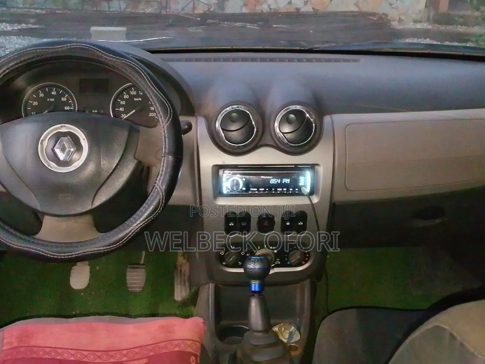 Renault Logan 1.6 2010 Gray