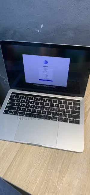 Laptop Apple MacBook Pro 2018 8GB Intel Core i5 SSD 512GB