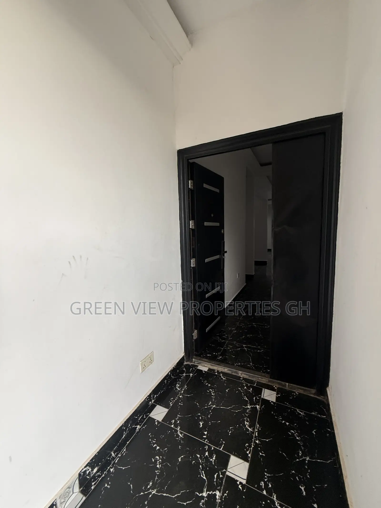 1bdrm Room & Parlour in West Hills Mall Area for rent