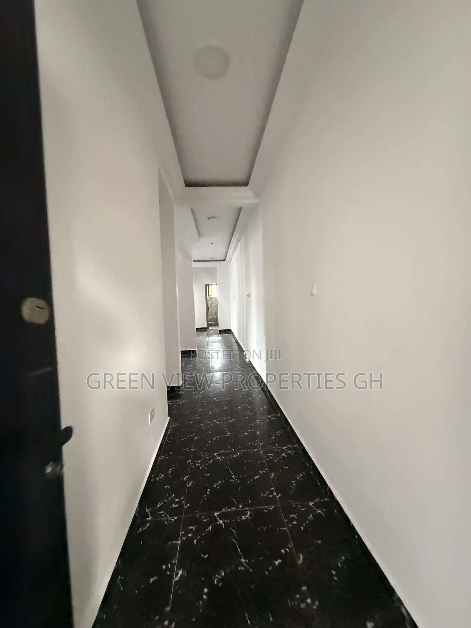 1bdrm Room & Parlour in West Hills Mall Area for rent
