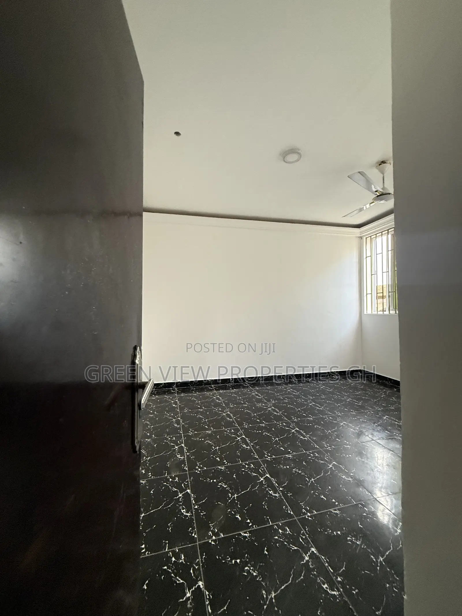 1bdrm Room & Parlour in West Hills Mall Area for rent