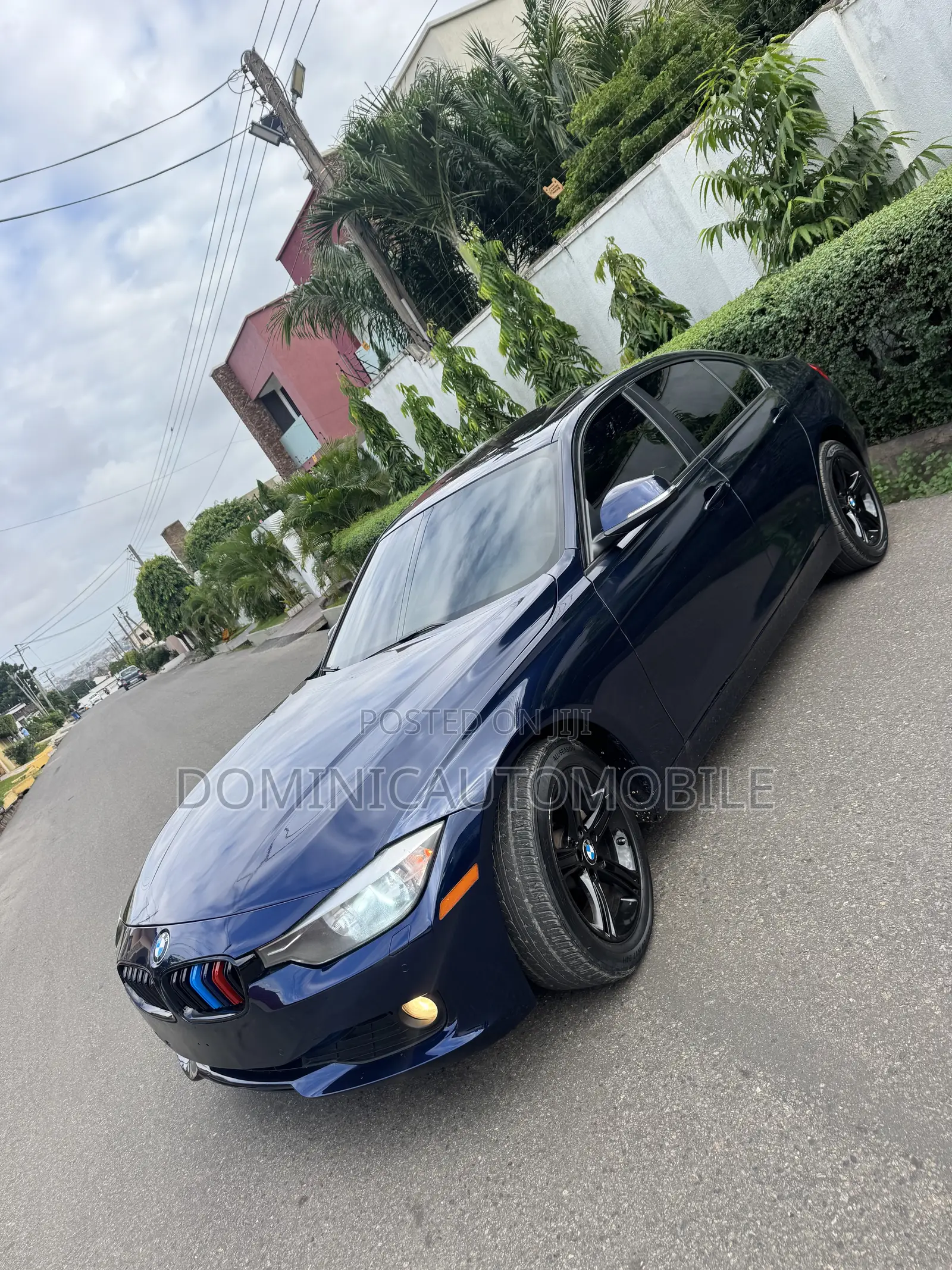 BMW 320i Sedan RWD 2015 Blue