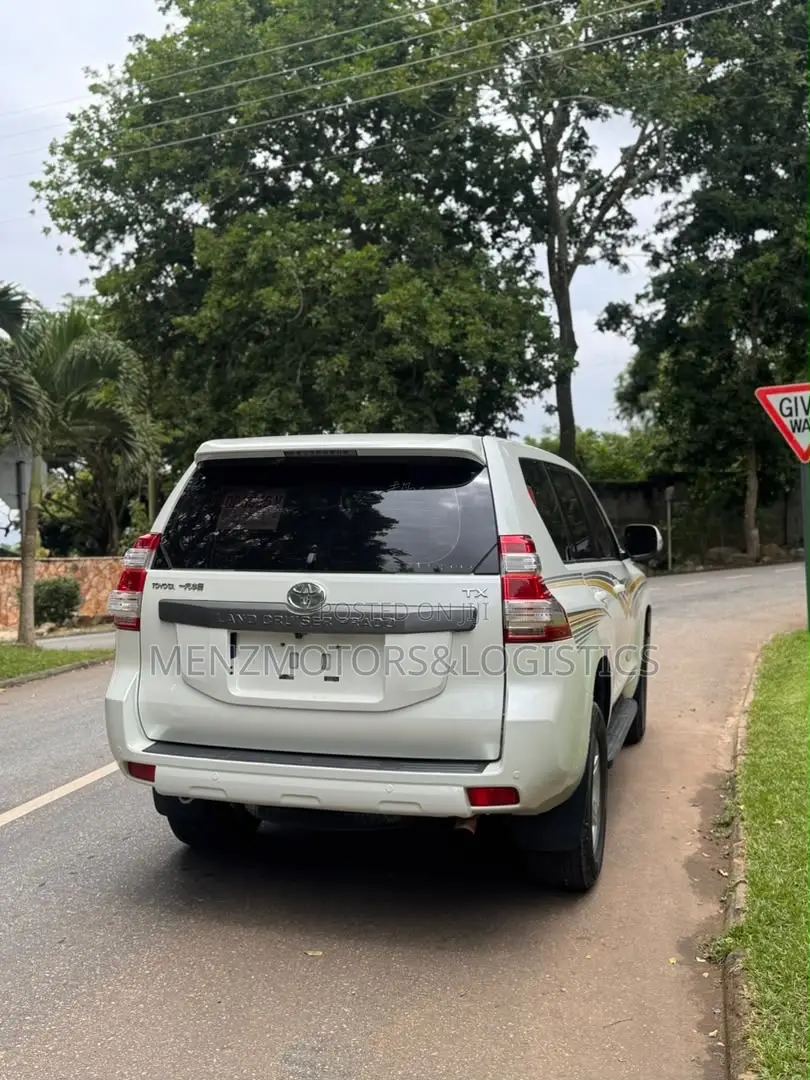 Toyota Land Cruiser Prado 2.7 2017 White
