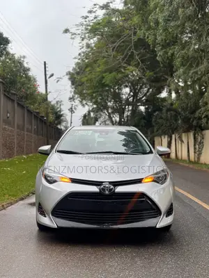 Toyota Corolla LE (1.8L 4cyl 2A) 2018 Silver
