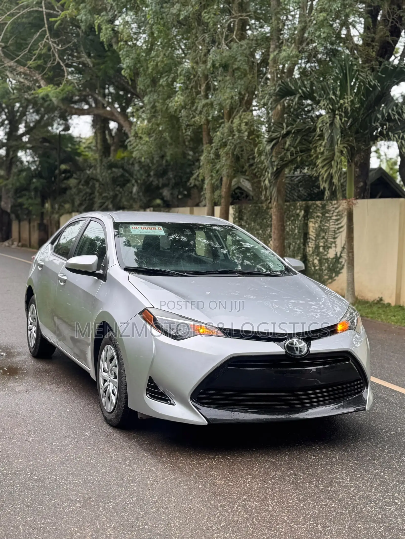 Toyota Corolla LE (1.8L 4cyl 2A) 2018 Silver