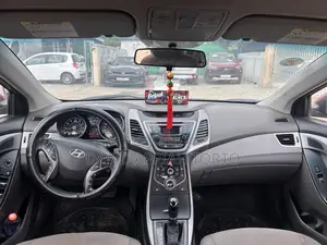 Hyundai Elantra SE 4dr Sedan (1.8L 4cyl 6A) 2015 Red