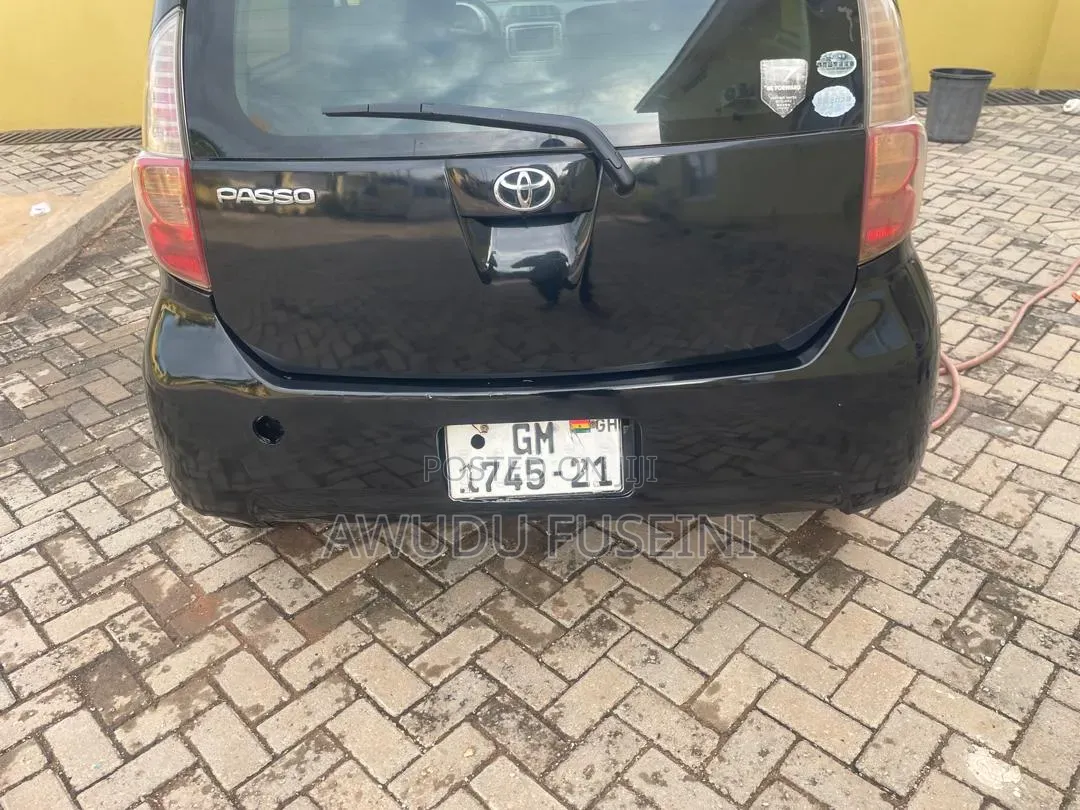 Toyota Passo 2010 Black