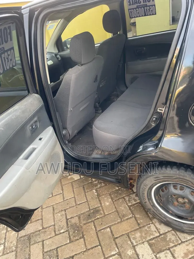 Toyota Passo 2010 Black