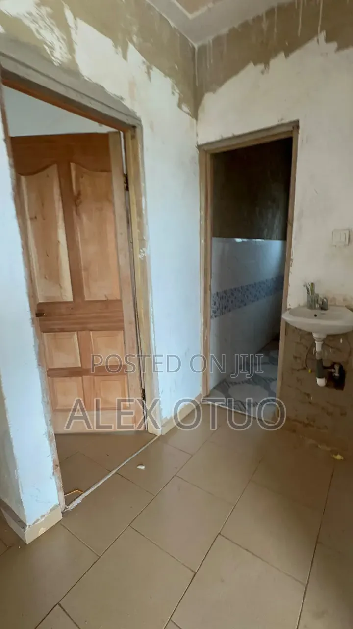 2bdrm Apartment in Alex Otuo Properties, Ejisu-Juaben Municipal