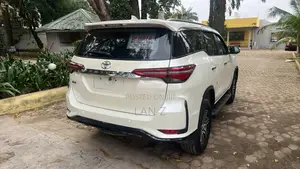 Toyota Fortuner 2.7 AWD 2016 White