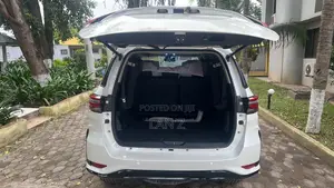 Toyota Fortuner 2.7 AWD 2016 White