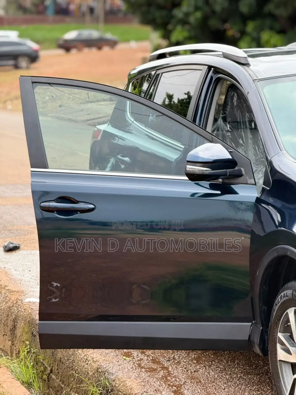 Toyota RAV4 XLE AWD 2019 Blue