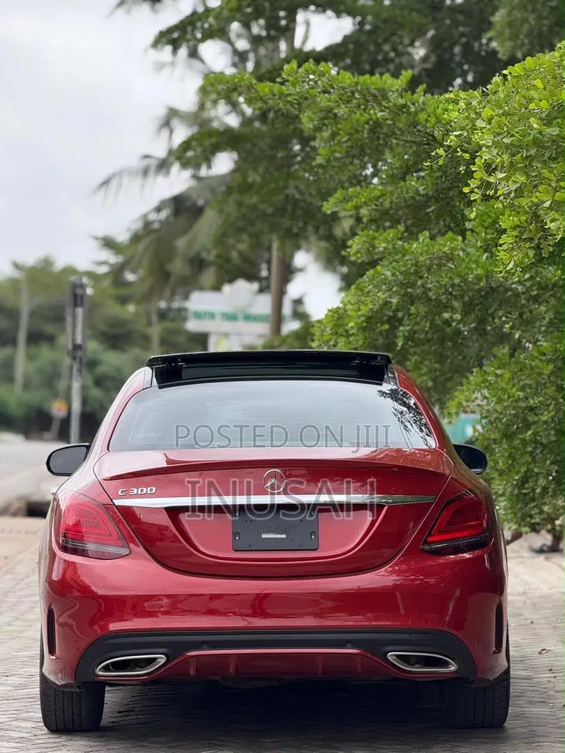 Mercedes-Benz C300 2021 Red
