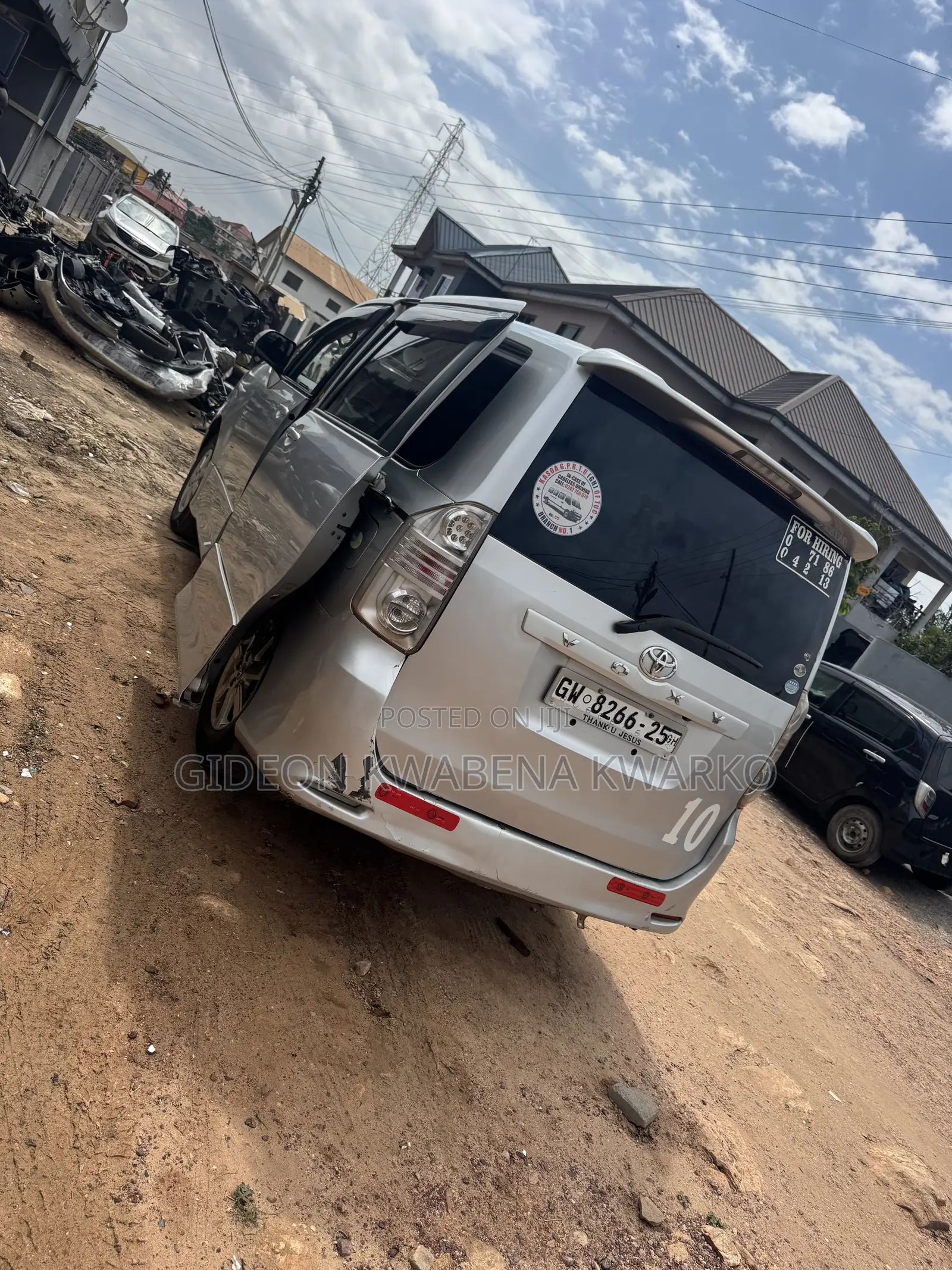 Toyota Voxy V 2WD 8-Seater 2010 Silver