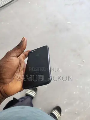 Apple iPhone 7 32 GB Black