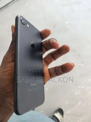 Apple iPhone 7 32 GB Black