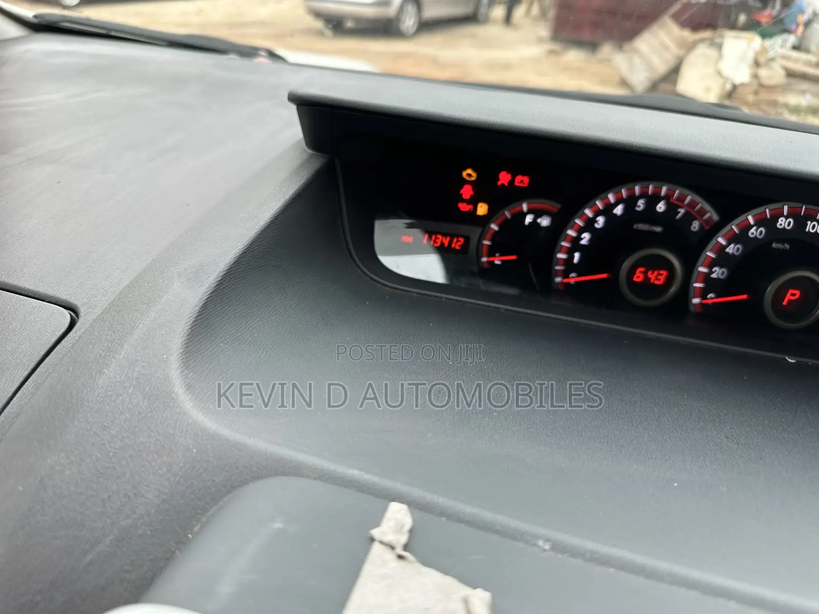 Toyota Voxy ZS 2WD 8-Seater 2013 White