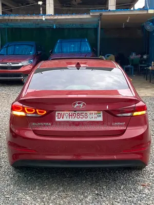 Hyundai Elantra Limited Sedan FWD (2.0L 4cyl 6A) 2017 Red