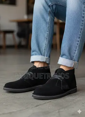 Quality CLARKS Black Suede Leather Desert Boots (Black)