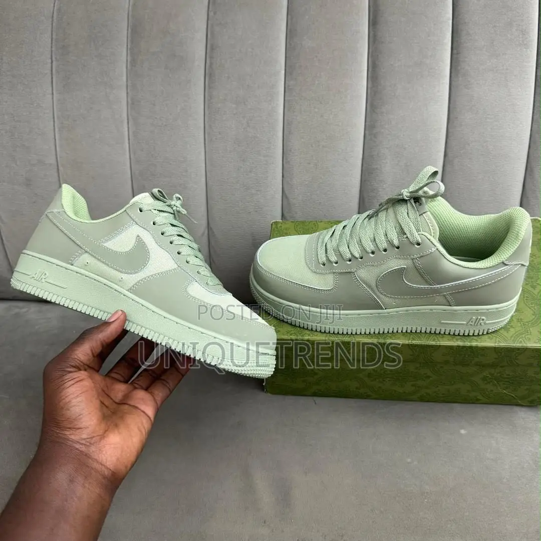 NIKE Air Force 1 Low Premium ( Oil Green)