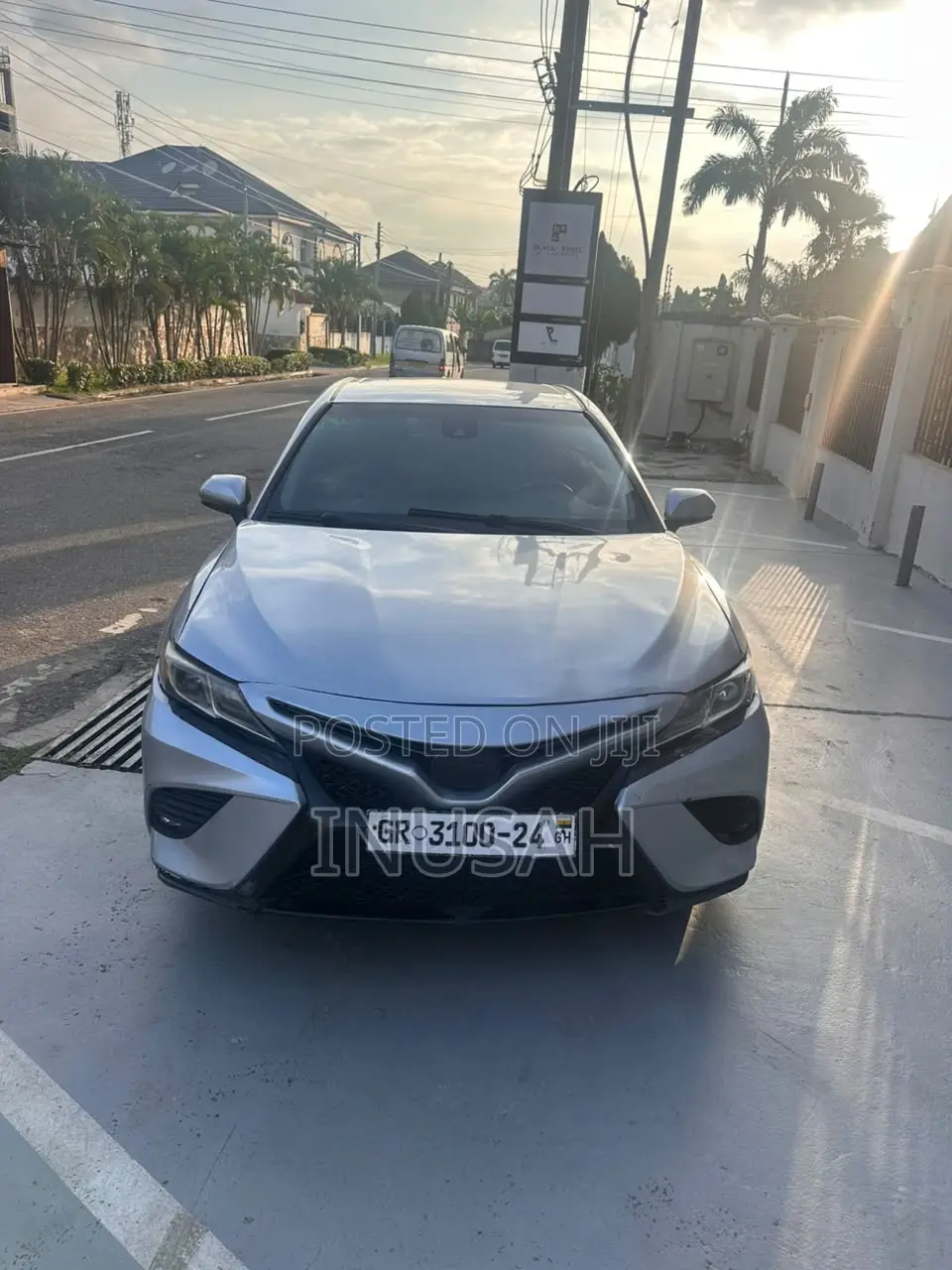 Toyota Camry LE FWD (2.5L 4cyl 8AM) 2018 Gray