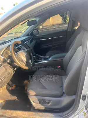 Toyota Camry LE FWD (2.5L 4cyl 8AM) 2018 Gray