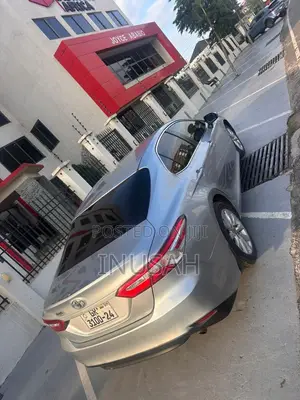 Toyota Camry LE FWD (2.5L 4cyl 8AM) 2018 Gray