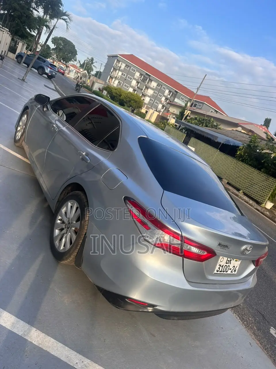 Toyota Camry LE FWD (2.5L 4cyl 8AM) 2018 Gray