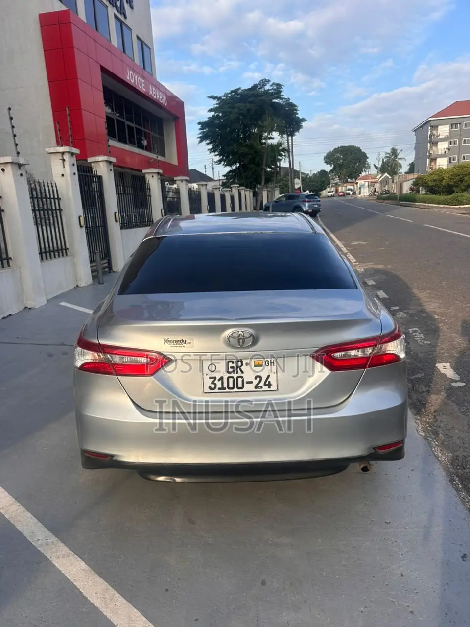 Toyota Camry LE FWD (2.5L 4cyl 8AM) 2018 Gray