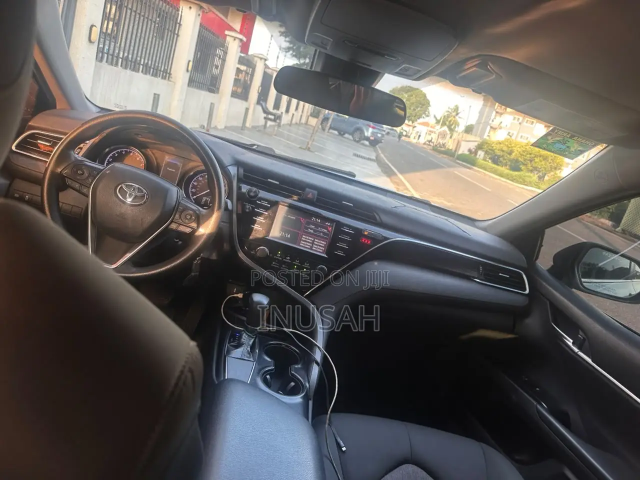 Toyota Camry LE FWD (2.5L 4cyl 8AM) 2018 Gray