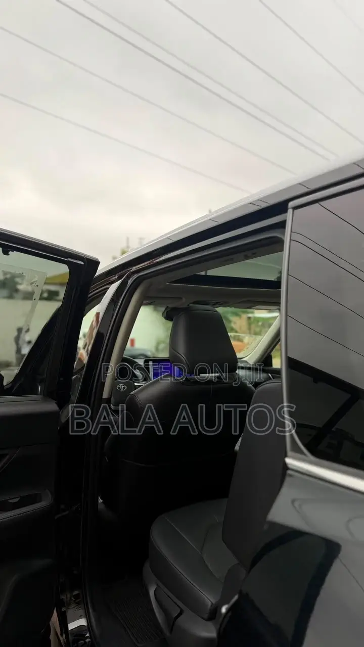 Toyota Grand Highlander 2024 Black