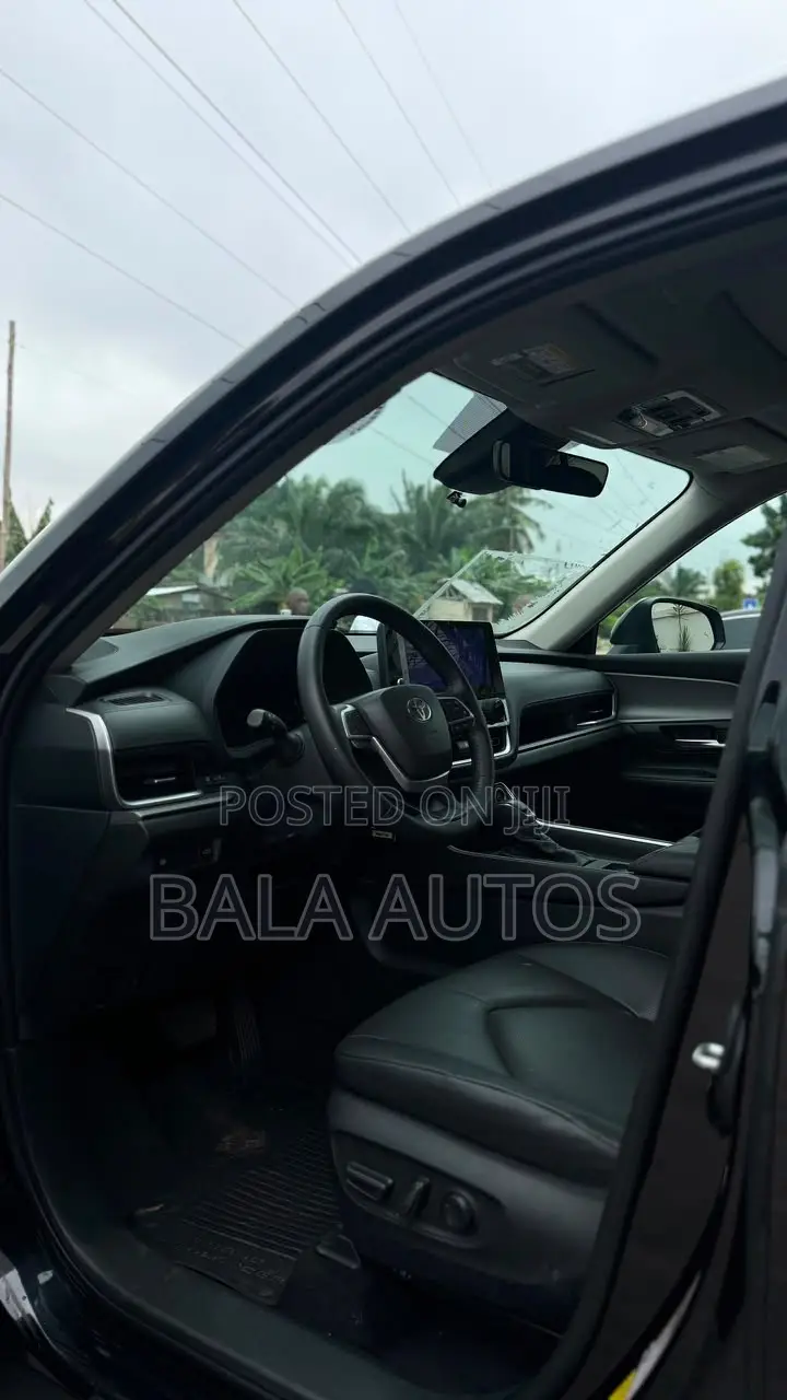 Toyota Grand Highlander 2024 Black
