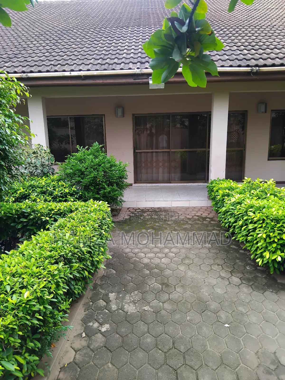 2bdrm Apartment in Hamza Estates, American House for rent