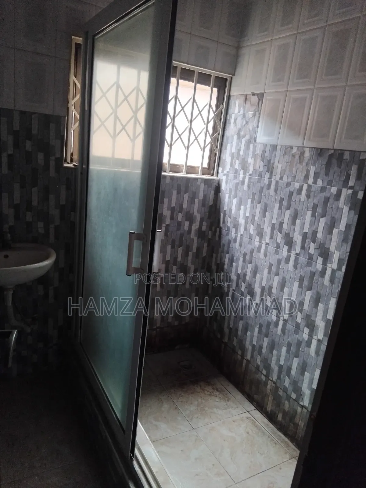 2bdrm Apartment in Hamza Estates, American House for rent