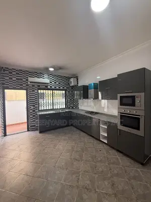 3bdrm House in A&C Mall, East Legon for rent