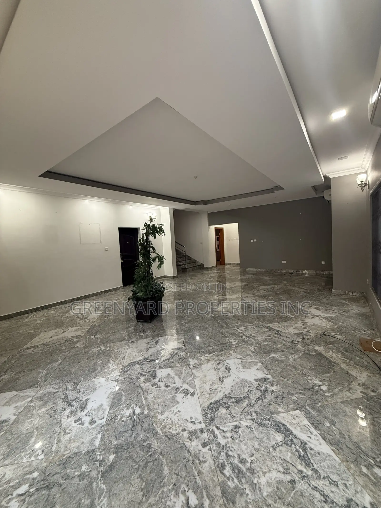 3bdrm House in A&C Mall, East Legon for rent