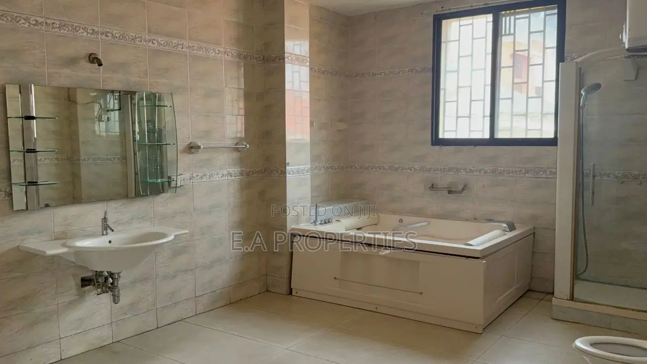 6bdrm House in Ea Properties, North Ridge for sale