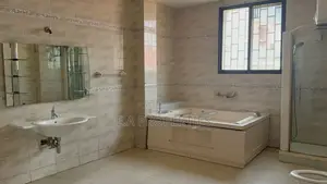 6bdrm House in Ea Properties, North Ridge for sale