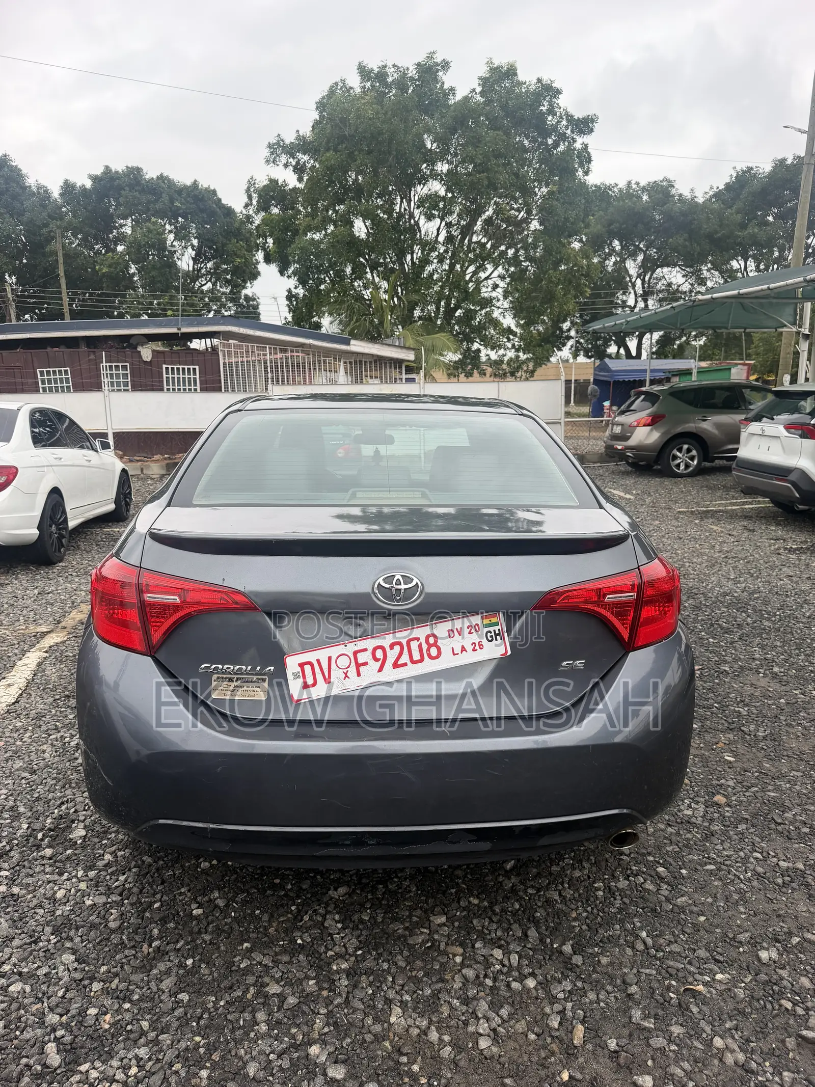Toyota Corolla SE (1.8L 4cyl 2A) 2018 Gray