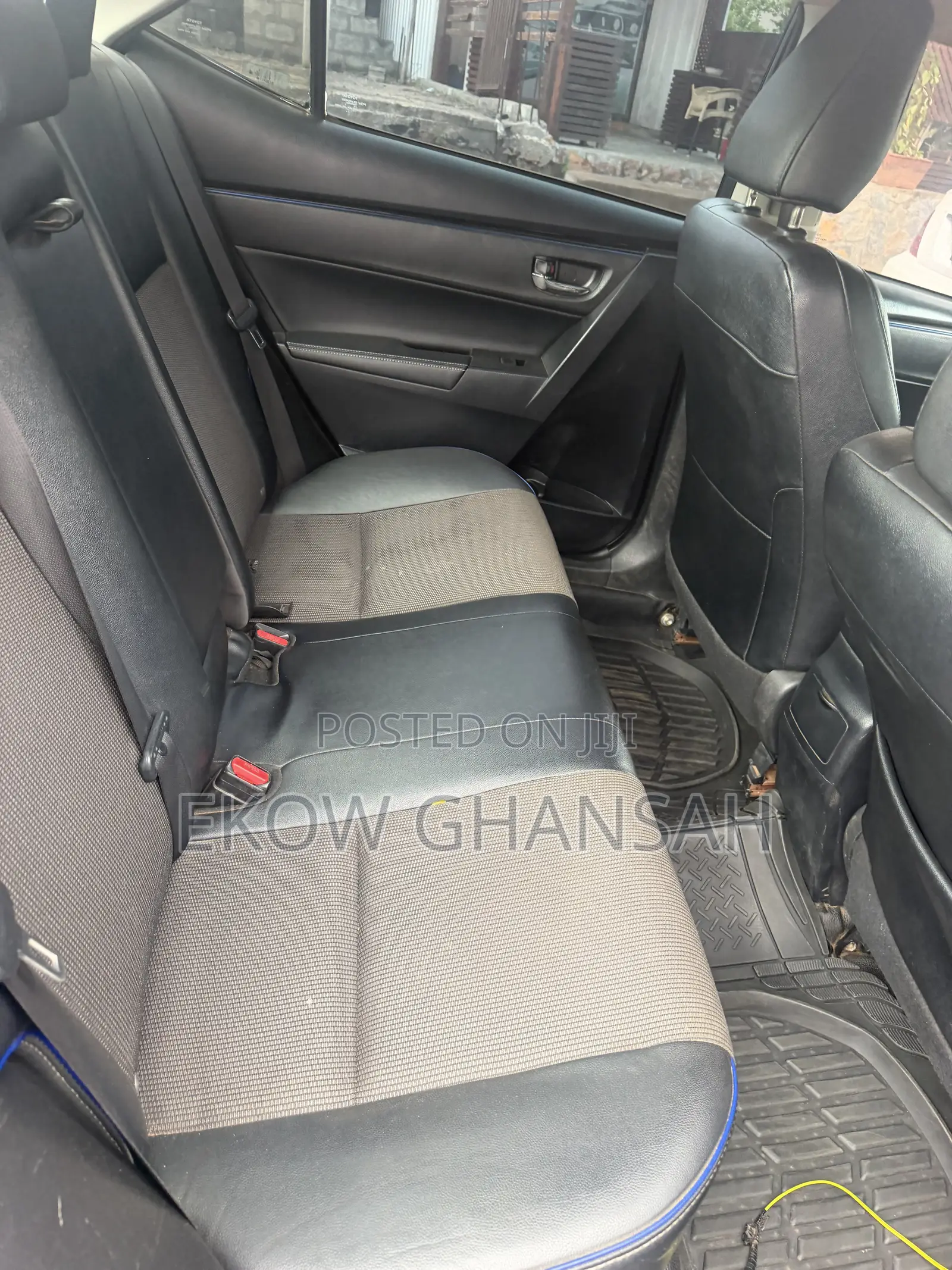 Toyota Corolla SE (1.8L 4cyl 2A) 2018 Gray