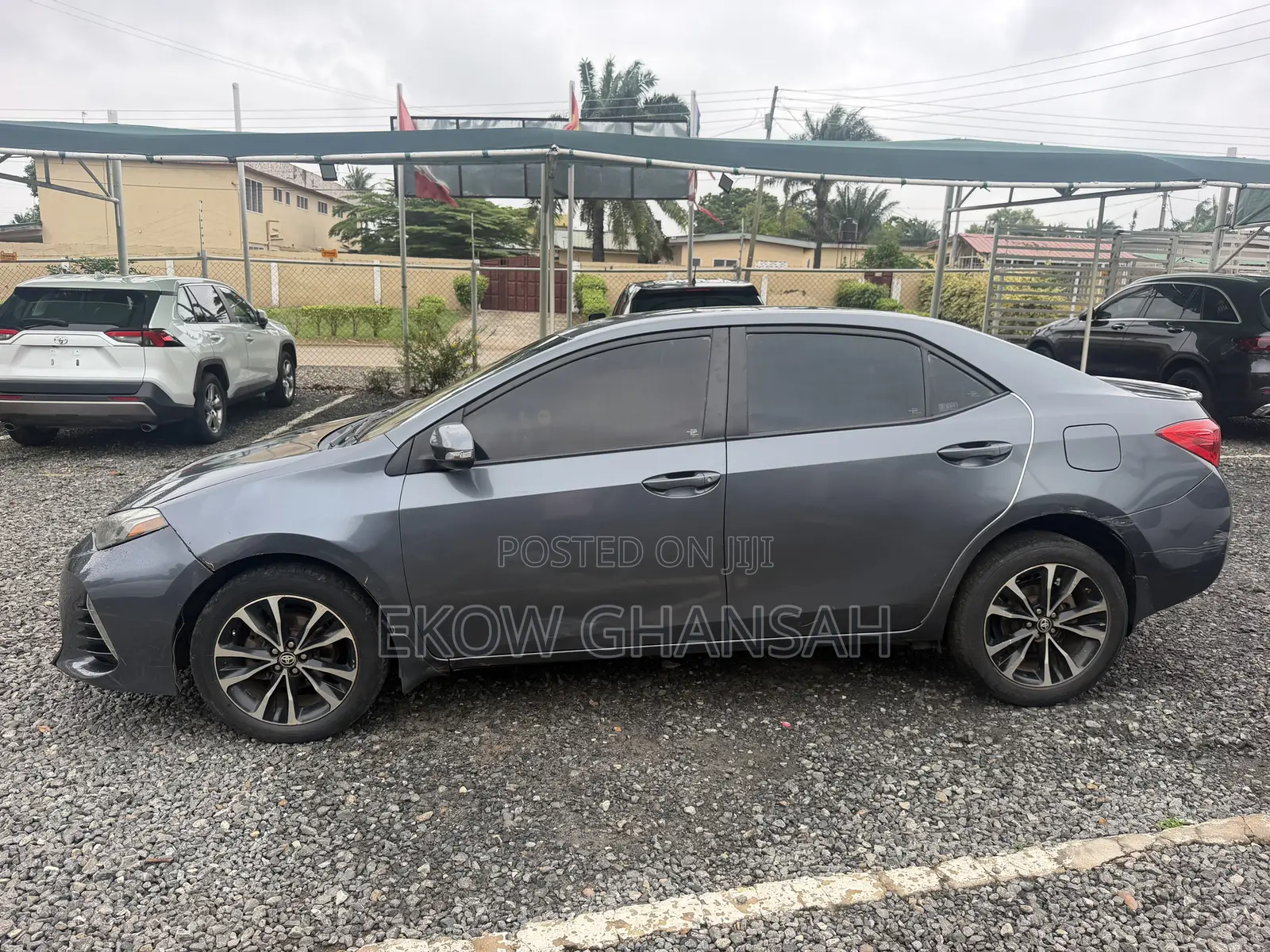 Toyota Corolla SE (1.8L 4cyl 2A) 2018 Gray