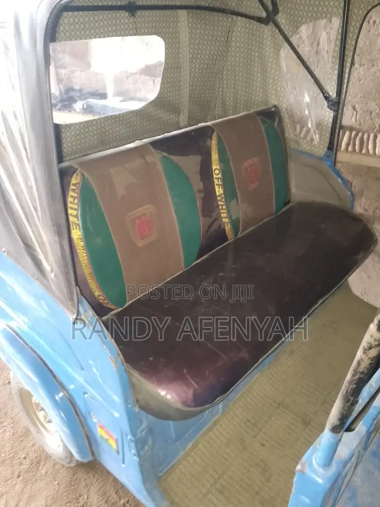 Bajaj RE 2022 Blue