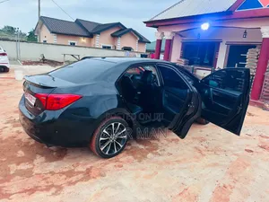 Toyota Corolla 2018 Black